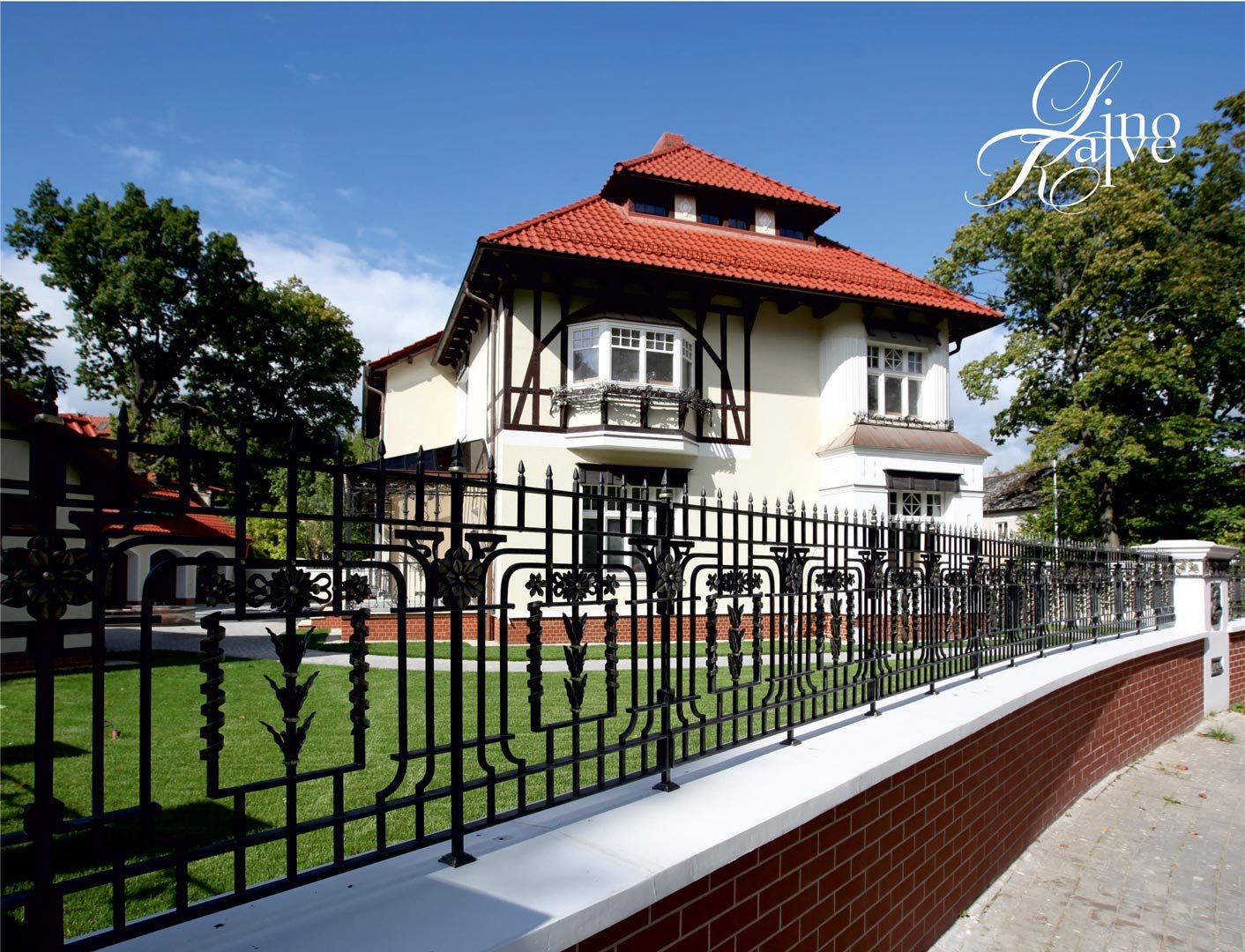 GATES, FENCE AND COLUMNS DECORS.